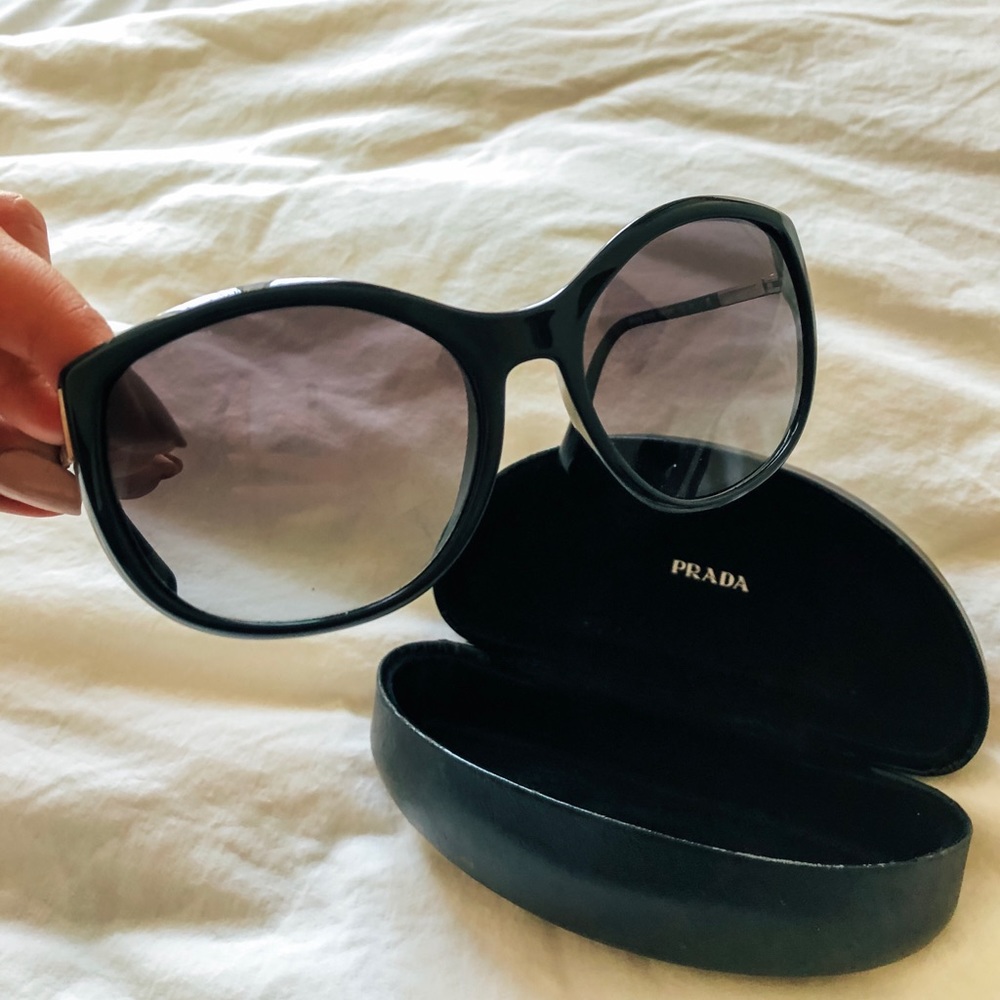 Prada Sunglasses 🕶